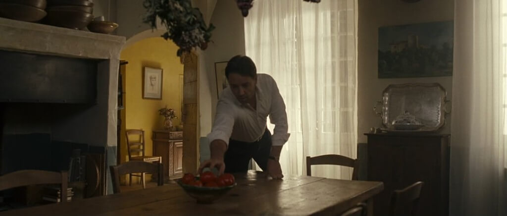 Атмосферный интерьер кухни старинного французского шато из фильма «Хороший год»