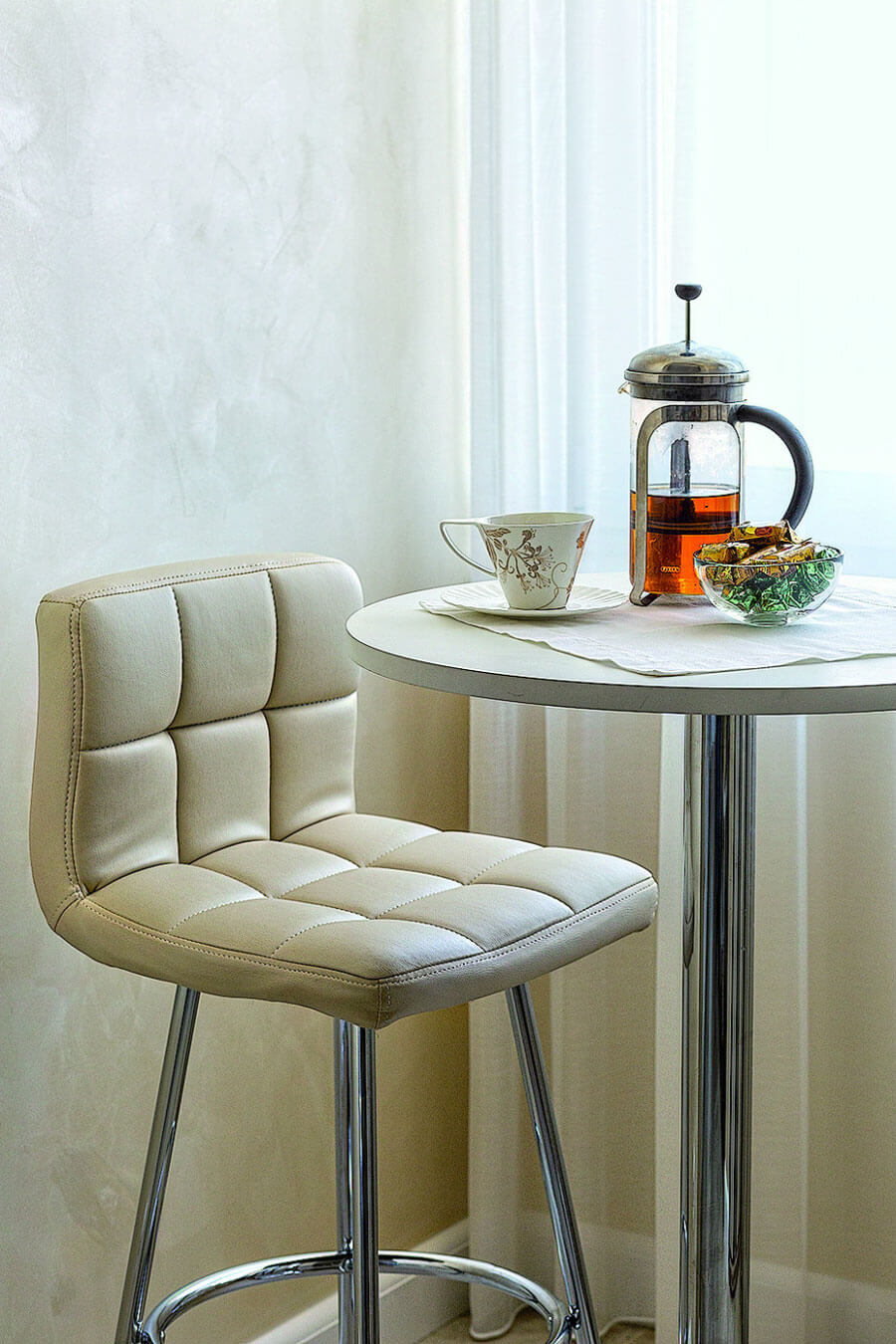 Подбираем высоту барной стойки на кухне от пола: полное руководство