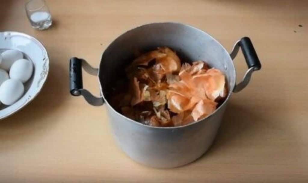 60 идей, как покрасить яйца на Пасху интересно и красиво своими руками с «химией» и без