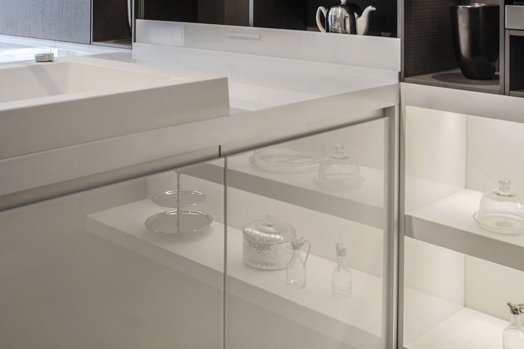 Кухня будущего: гарнитур без ручек (+30 фото интересных решений)