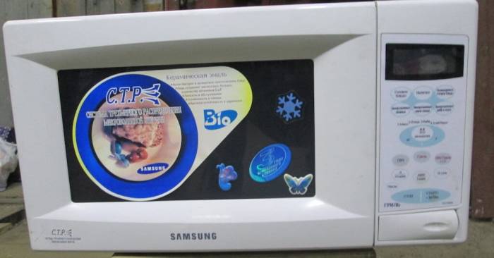 Как убрать след от наклейки с пластика в домашних условиях?