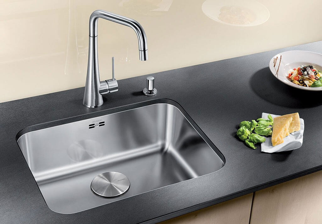 Как установить мойку на кухне своими руками: нюансы монтажа разных моделей, возможные ошибки