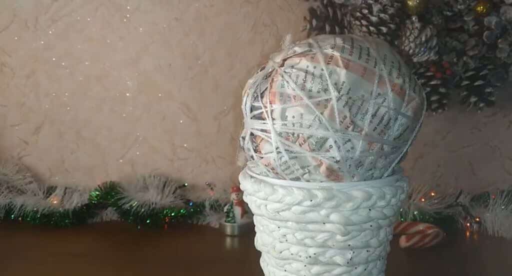 Как сделать новогодний топиарий своими руками для начинающих: 50 поделок с пошаговыми инструкциями и фото