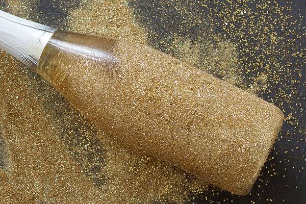 Декор бутылки шампанского на 8 марта — 9 оригинальных способов украшения