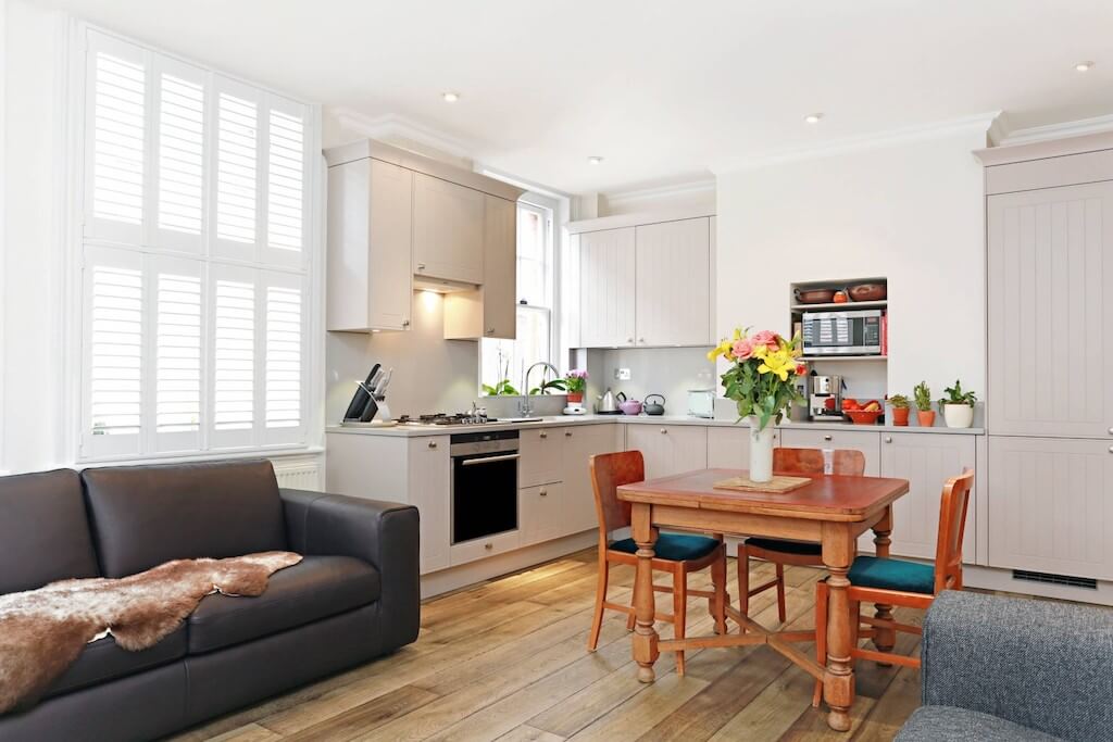 Спальное место на кухне: островок уюта рядом с вкусной едой