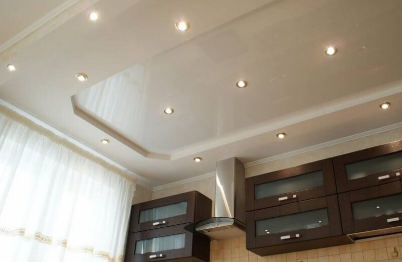 Наш выбор для кухни — натяжные двухуровневые потолки!