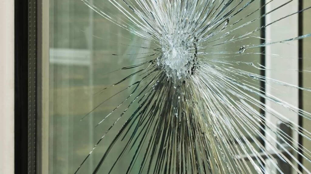 Можно ли заменить стеклопакет в пластиковом окне без замены окна и рамы