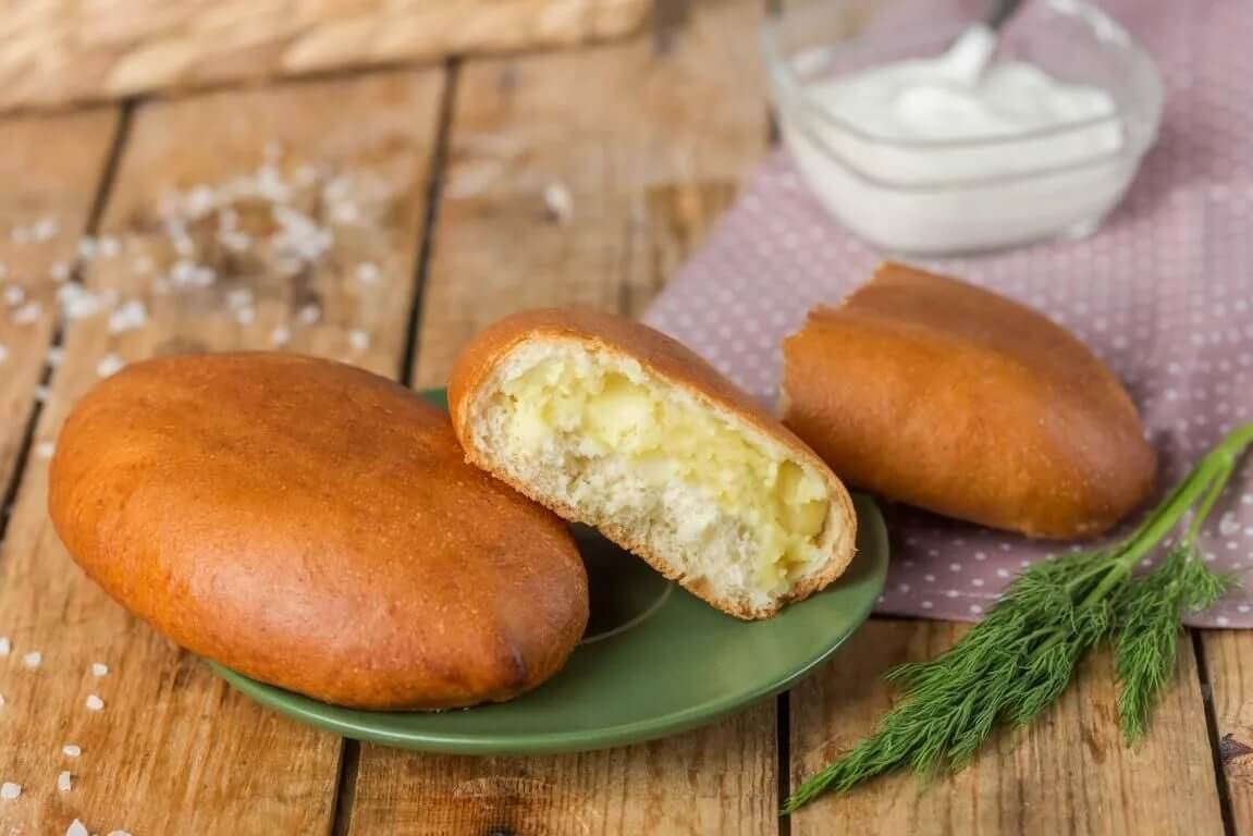 Что делать, чтобы начинка не вытекала из пирожков: 5 секретов