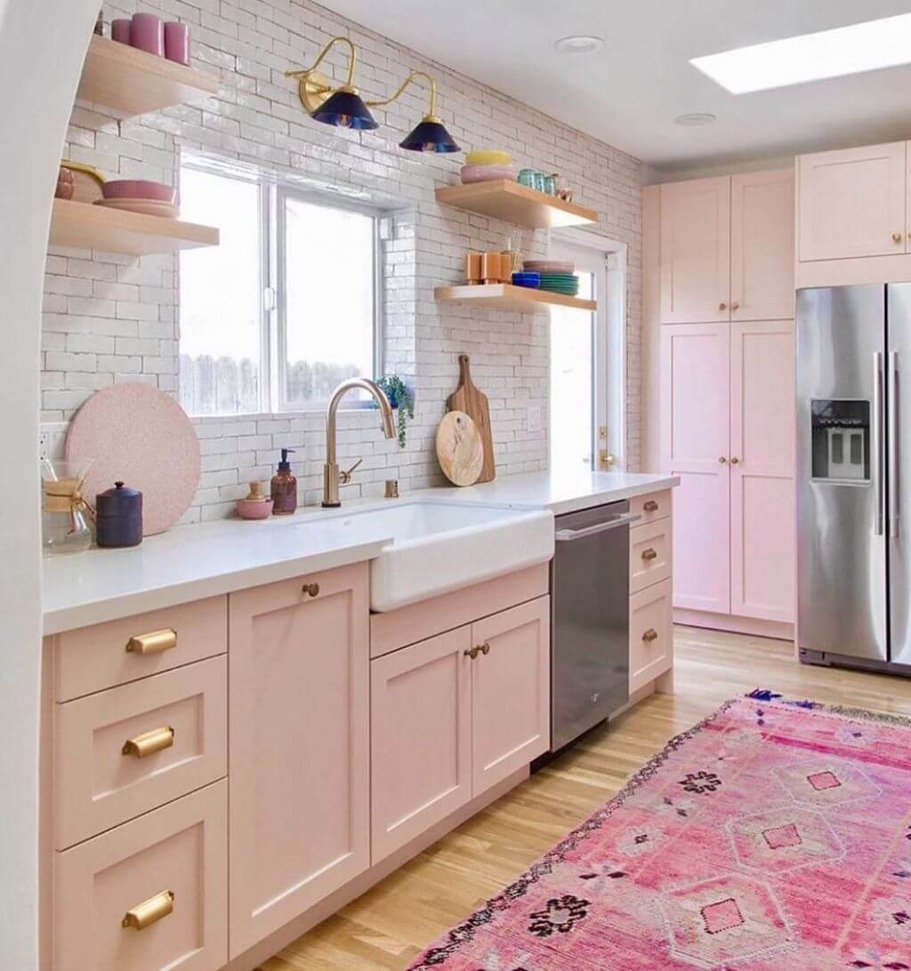 Кухня в розовых тонах: дизайн интерьера, 88 фото-идей