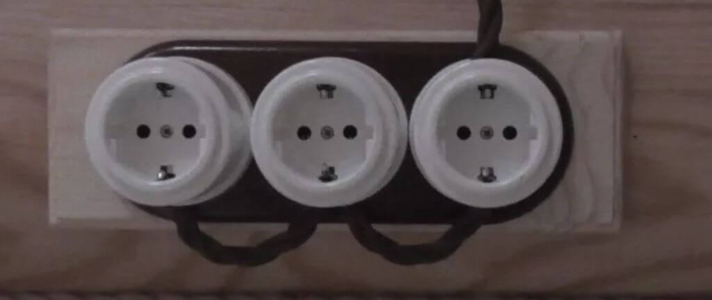 Как запитать розетку от другой розетки: из одной сделать две или несколько