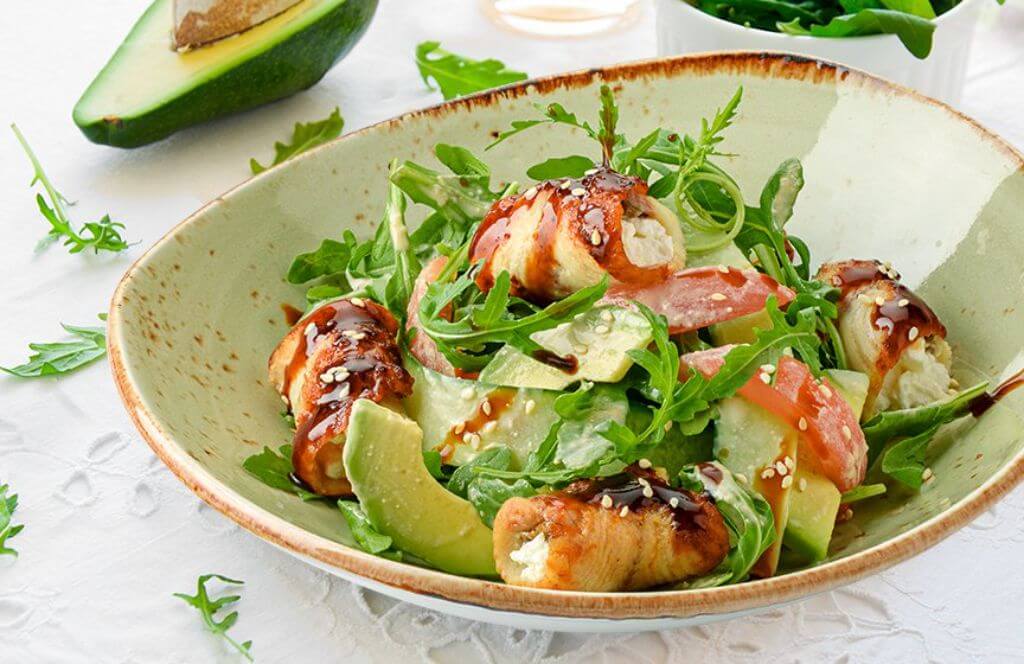 С чем сочетается авокадо в салатах: простые и вкусные рецепты с фото пошагово