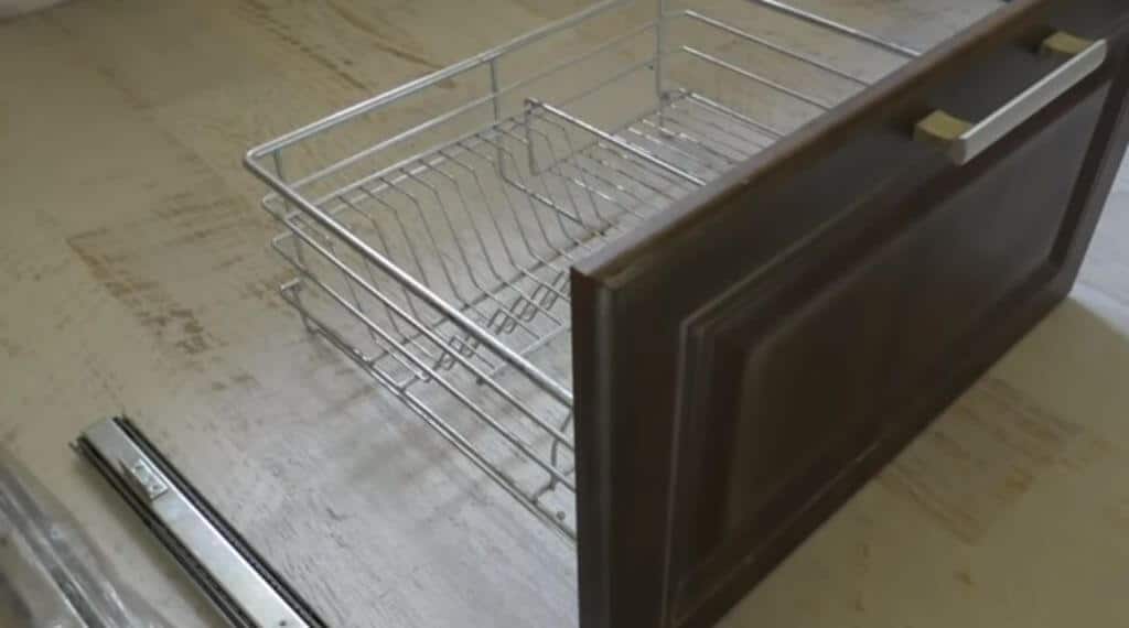 Сушилка для посуды в кухонный шкаф: как выбрать, собрать и установить своими руками