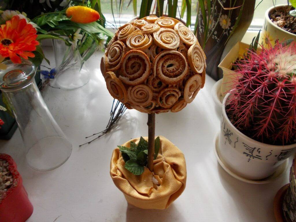 Как сделать новогодний топиарий своими руками для начинающих: 50 поделок с пошаговыми инструкциями и фото