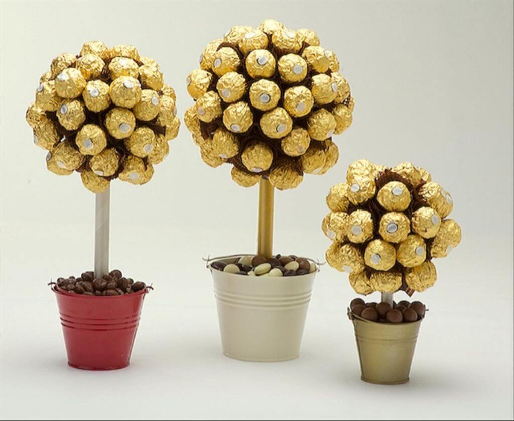 Как сделать новогодний топиарий своими руками для начинающих: 50 поделок с пошаговыми инструкциями и фото