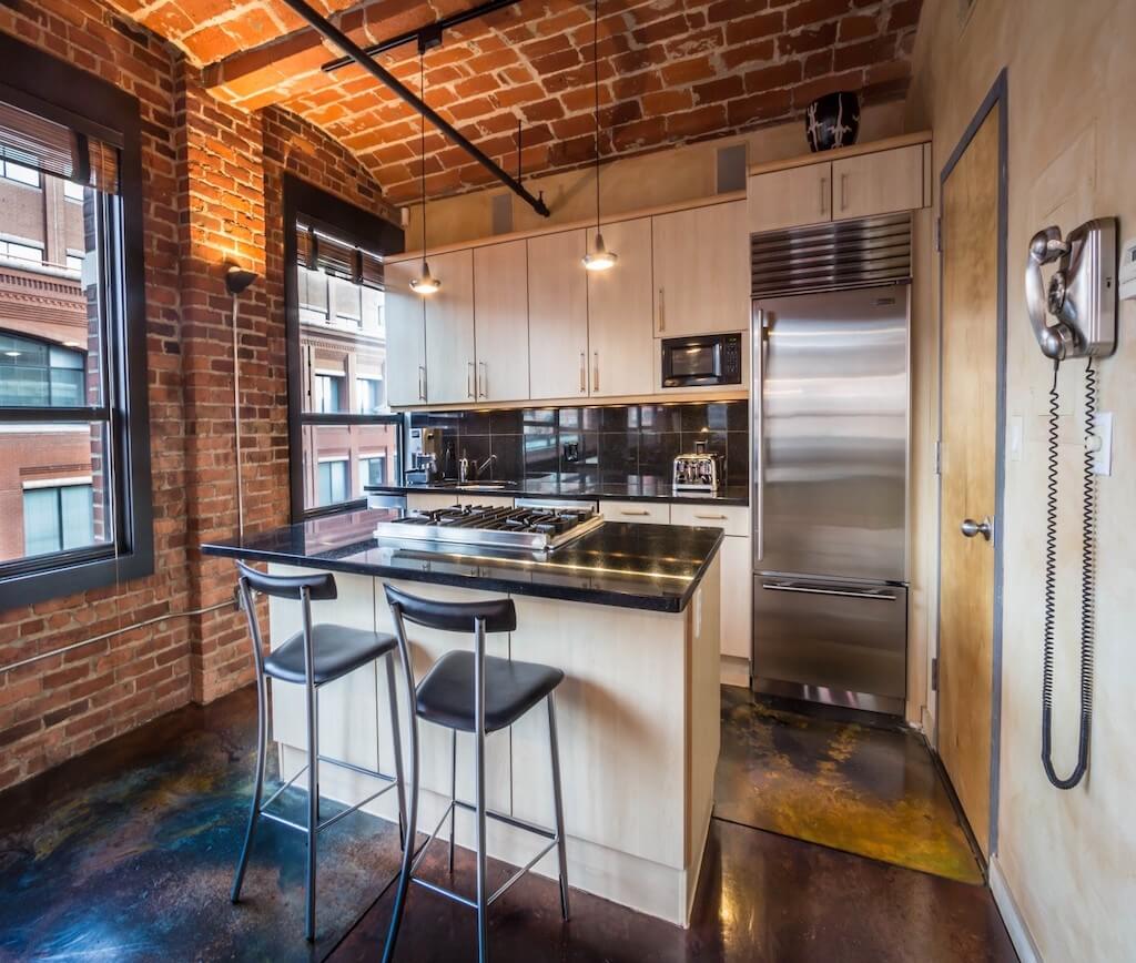 Угловая кухня с барной стойкой: выбор мебели, планировка и дизайн