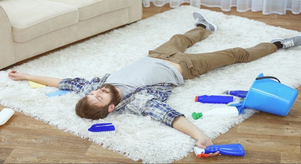 Как в домашних условиях почистить ковер (палас): лучшие подручные средства