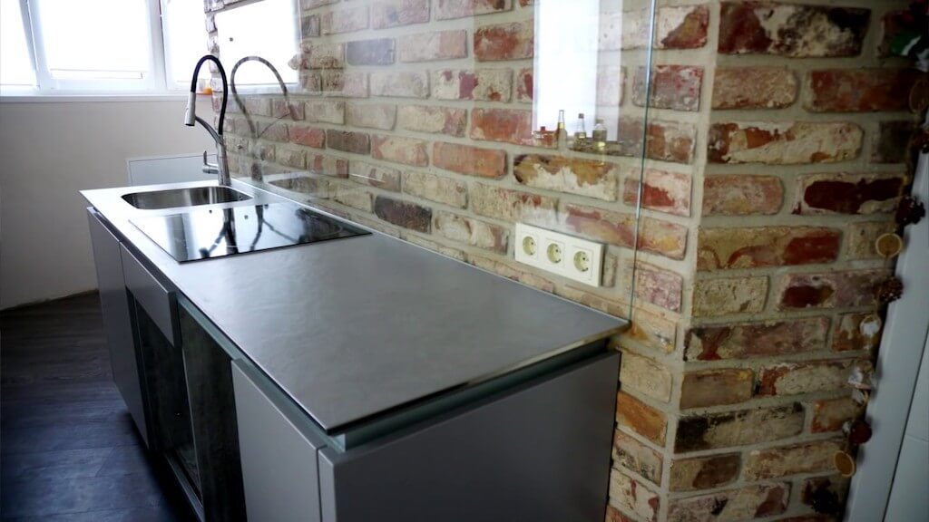 Технология укладки кухонного фартука из плитки на стене и по углам