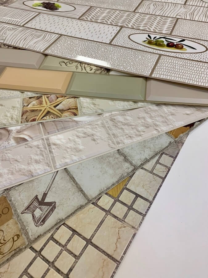 Как правильно клеить кухонный фартук на жидкие гвозди?