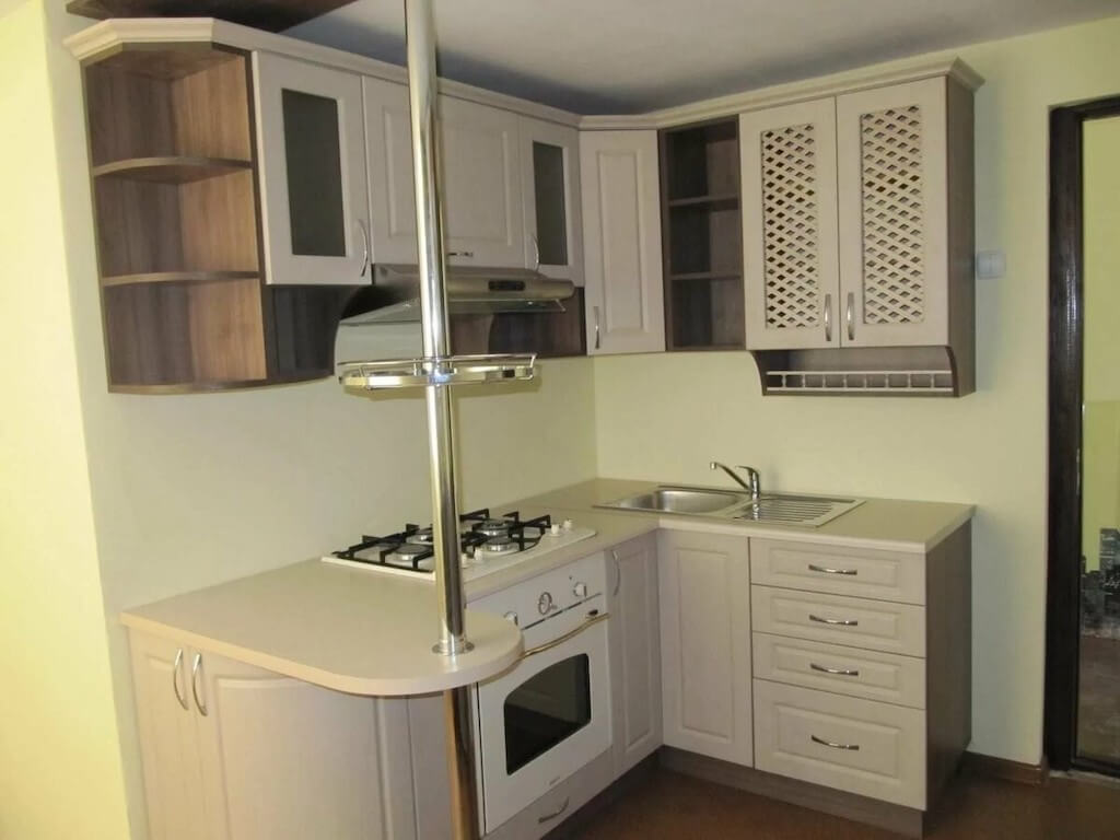 Угловая кухня с барной стойкой: выбор мебели, планировка и дизайн