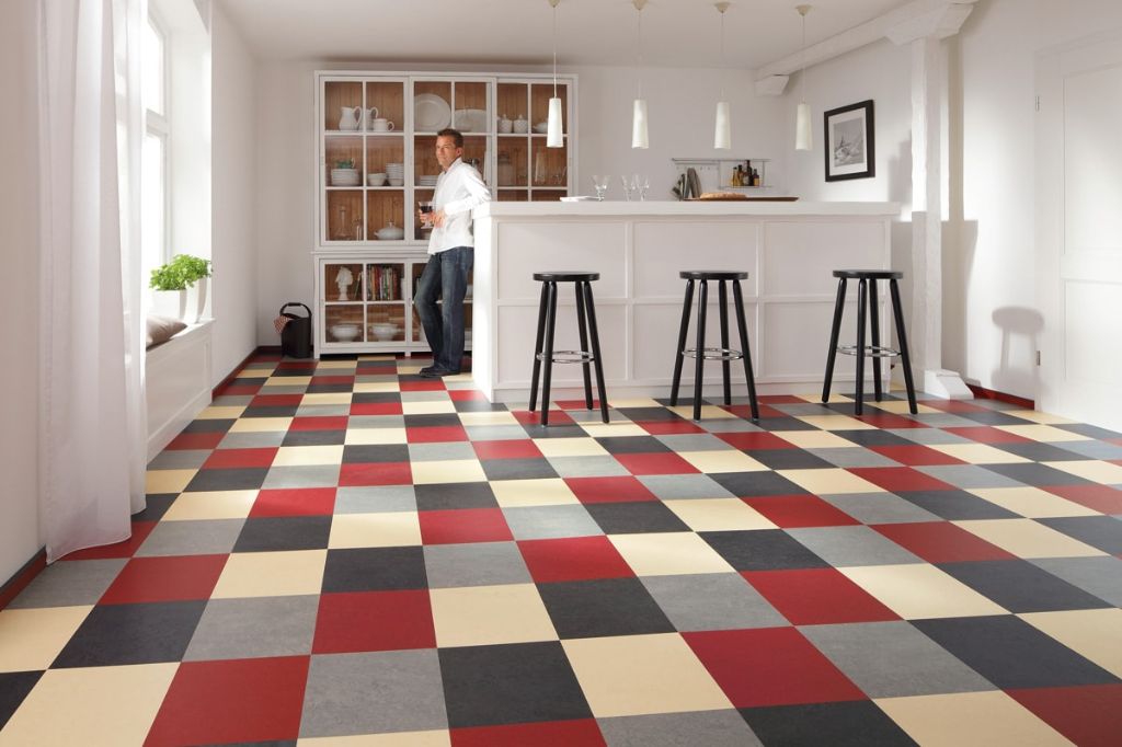 Что лучше на кухне, плитка или линолеум: плюсы и минусы, комбинированный пол