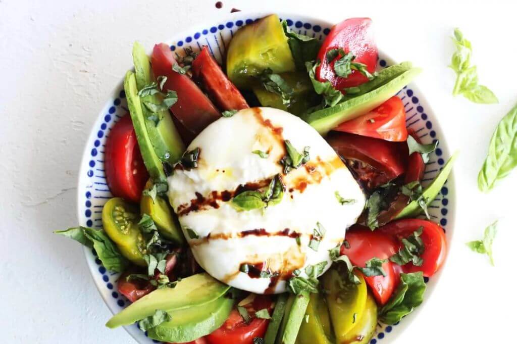 С чем сочетается авокадо в салатах: простые и вкусные рецепты с фото пошагово