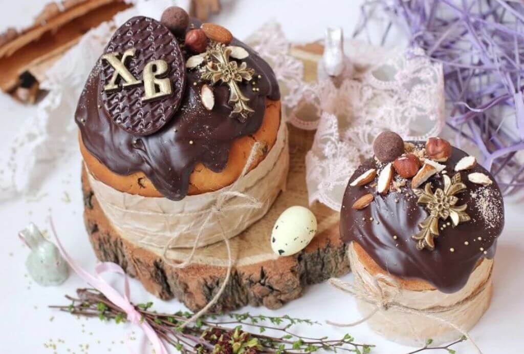 Украшение куличей на Пасху своими руками: 80 фото красивых идей (с посыпкой, изюмом, цветами, гнездами)