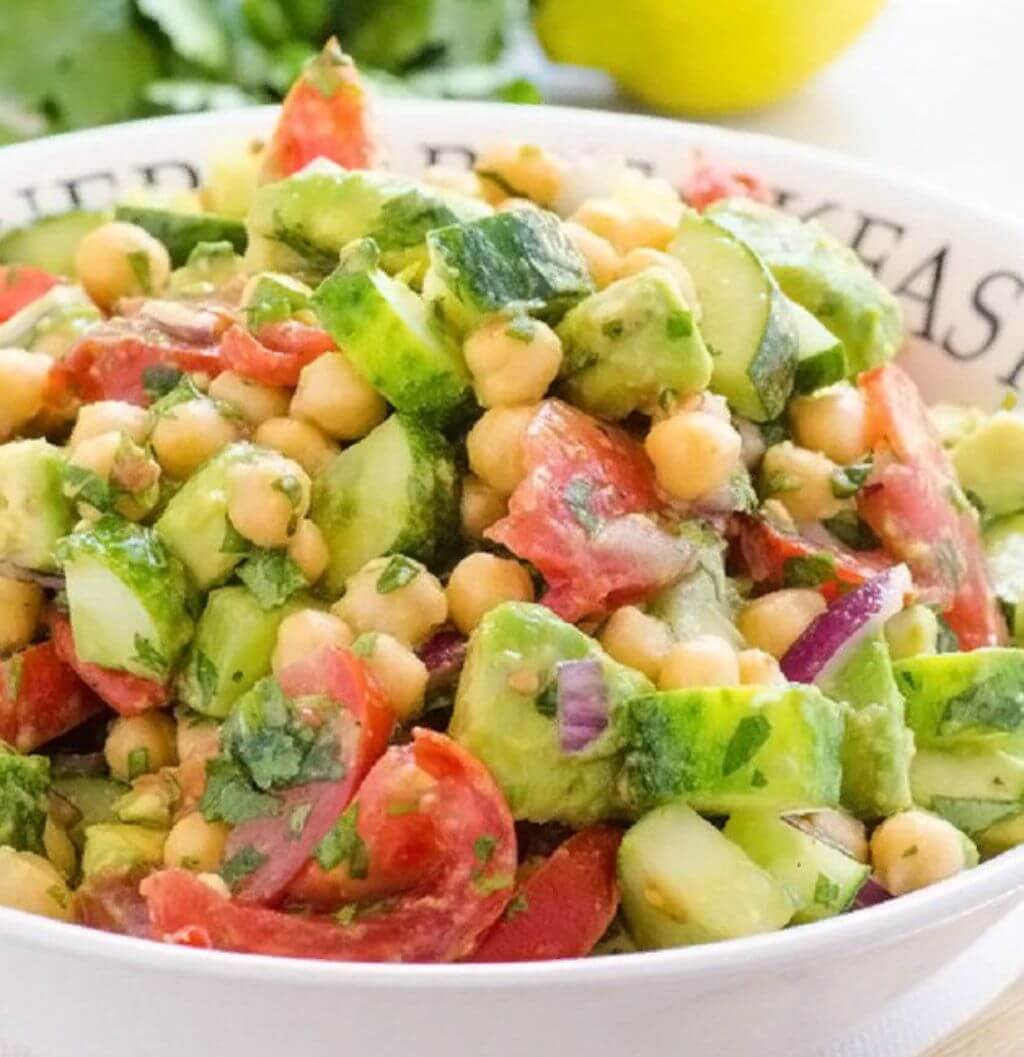 С чем сочетается авокадо в салатах: простые и вкусные рецепты с фото пошагово