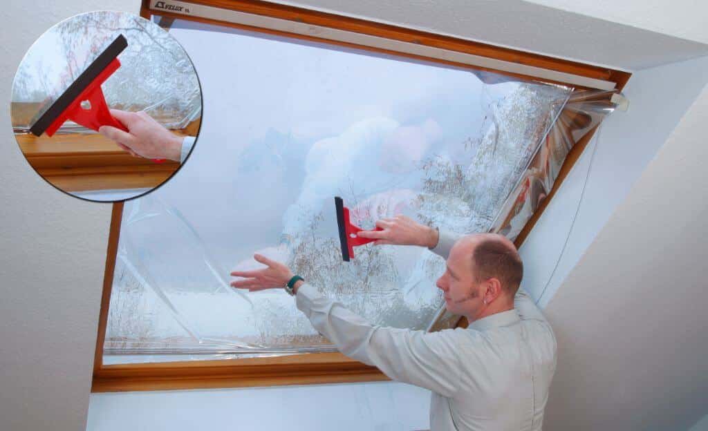 Как закрыть окна на первом этаже от посторонних взглядов и солнца своими руками