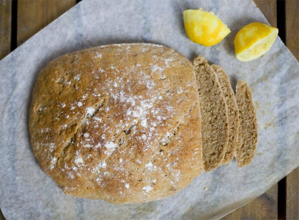 Где и как лучше хранить хлеб на кухне, чтобы не черствел и не плесневел: идеи и советы