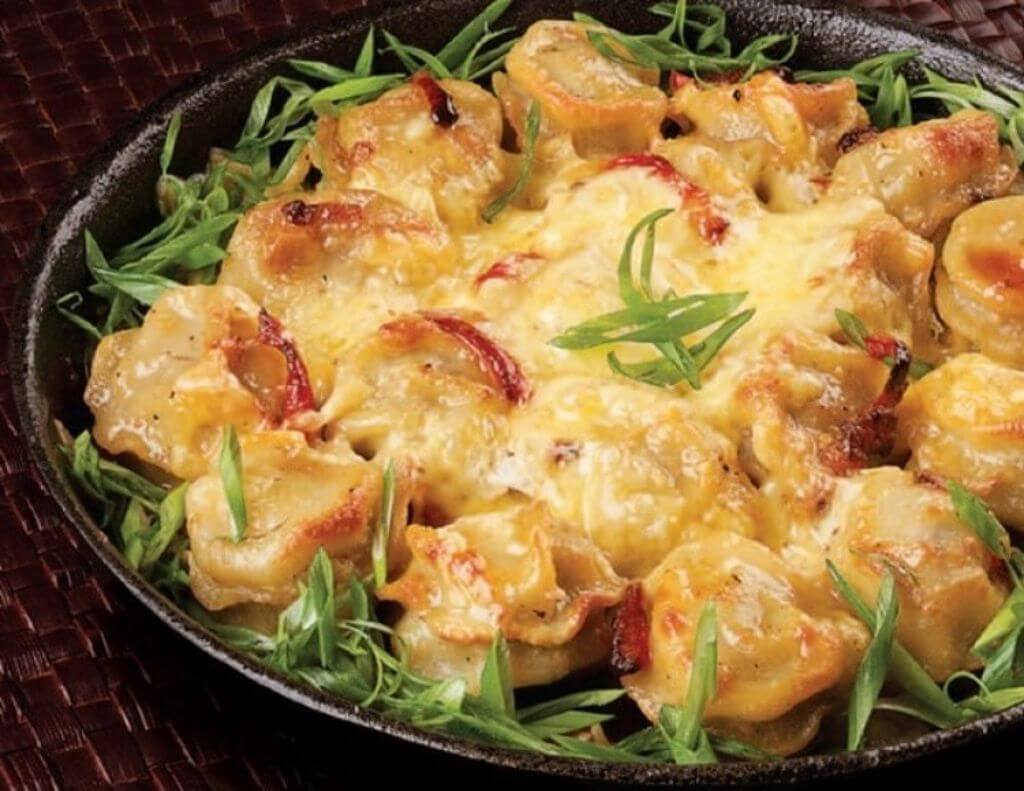 Можно ли пельмени приготовить в микроволновке, и как это сделать с водой и без?