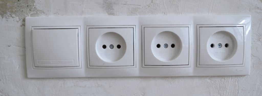 Как запитать розетку от другой розетки: из одной сделать две или несколько