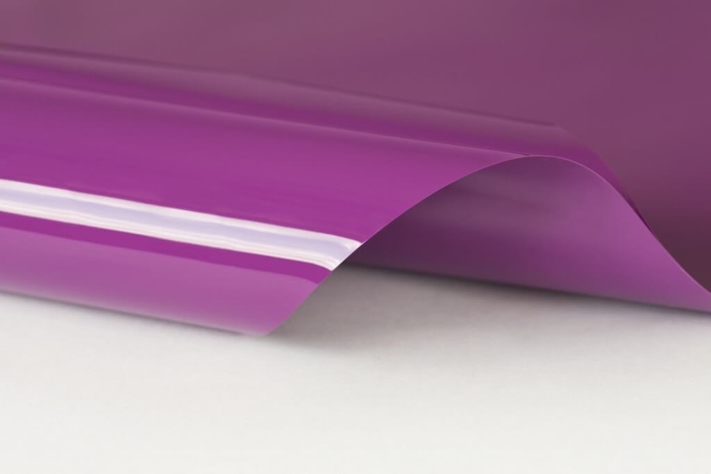 Натяжной потолок: вред и польза для здоровья, мнение врачей, безопасные варианты