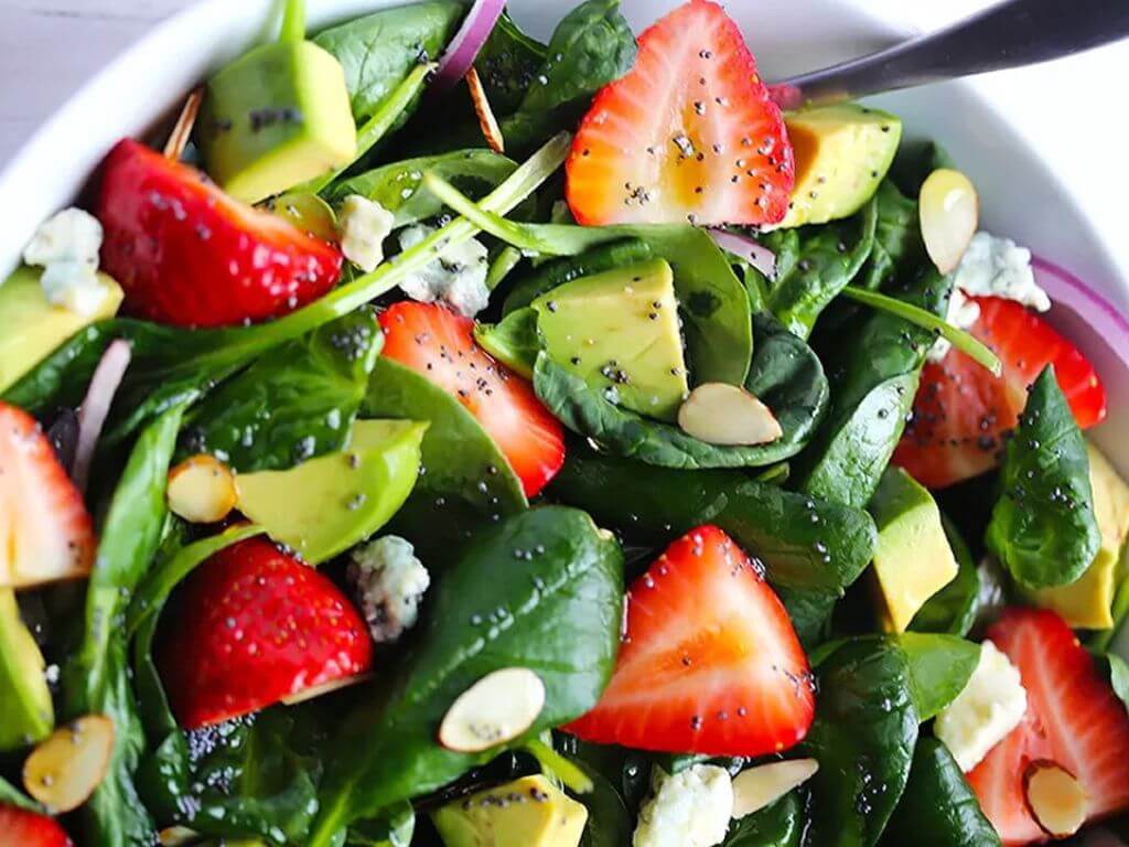 С чем сочетается авокадо в салатах: простые и вкусные рецепты с фото пошагово