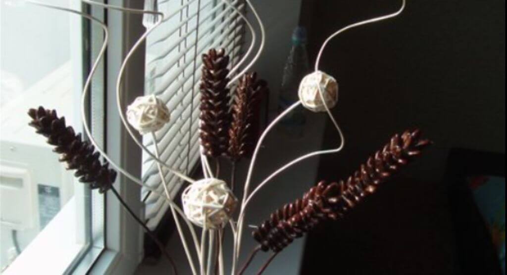 Что поставить в вазу, кроме цветов: 35 идей с фото в интерьере