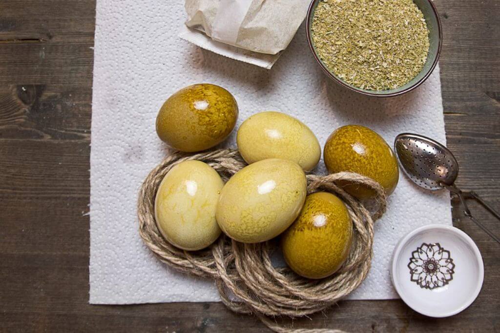 60 идей, как покрасить яйца на Пасху интересно и красиво своими руками с «химией» и без