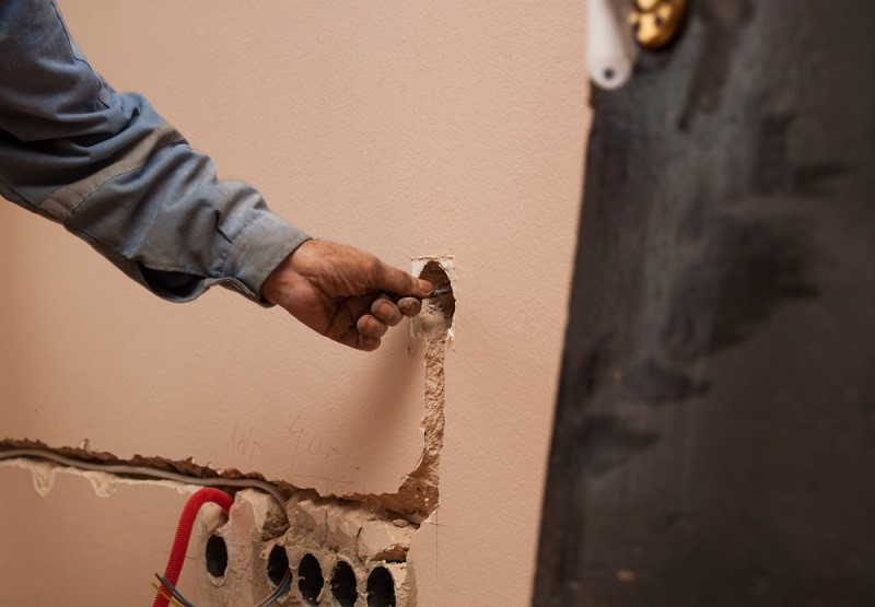 Как сделать электропроводку на кухне — выбрать схему разводки, проложить кабель, установить щиток и розетки