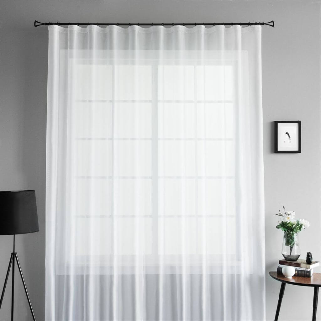 Как закрыть окна на первом этаже от посторонних взглядов и солнца своими руками