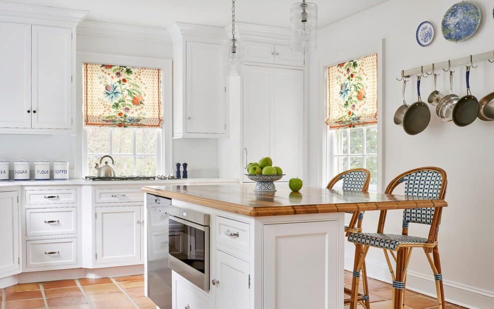 Идеальное оформление окна — римские шторы на кухне (70 фото в интерьере)