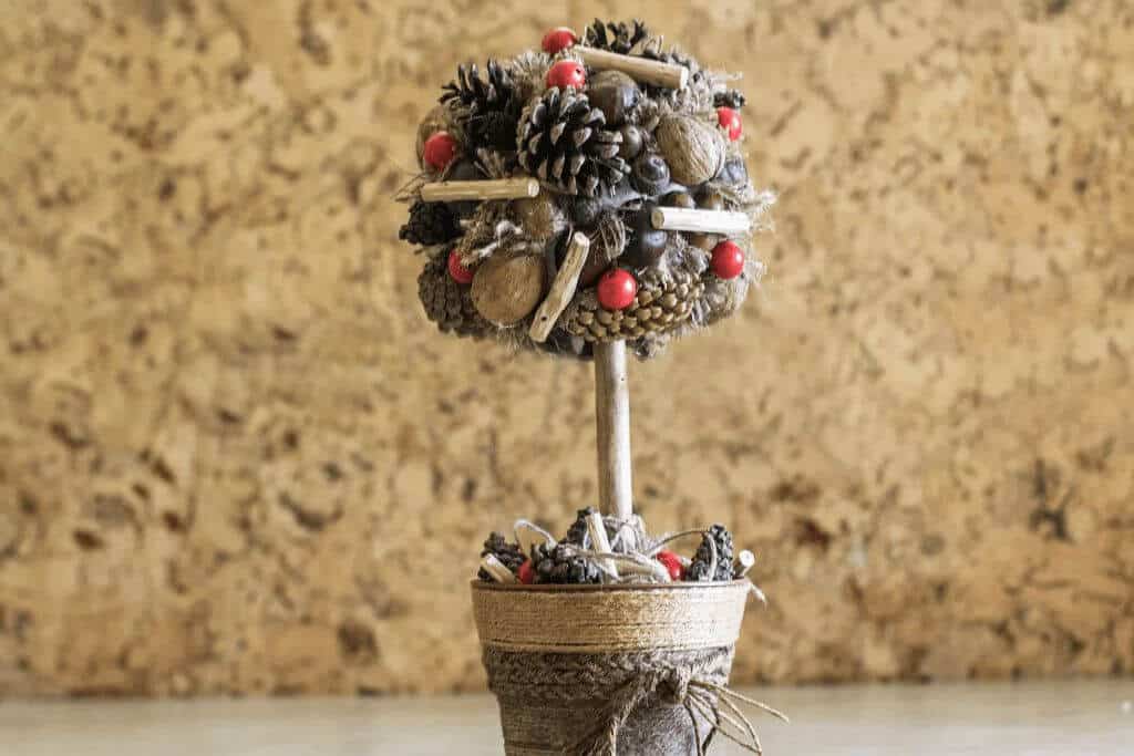 Как сделать новогодний топиарий своими руками для начинающих: 50 поделок с пошаговыми инструкциями и фото