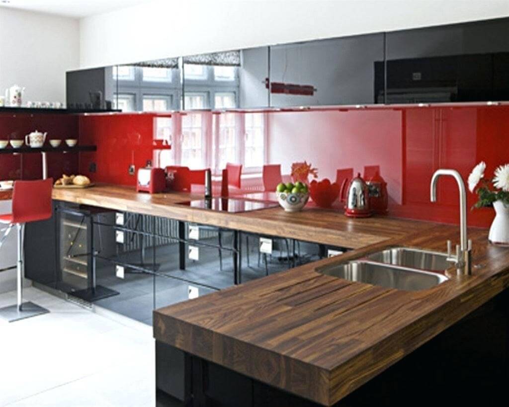 18 эффектных идей сочетания красного и черного цвета на кухне (+30 фото-примеров)