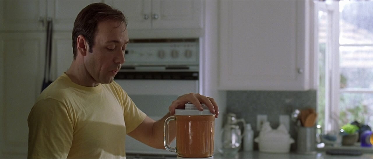 Такая разная классика: интерьер кухни и столовой из фильма «Красота по-американски»