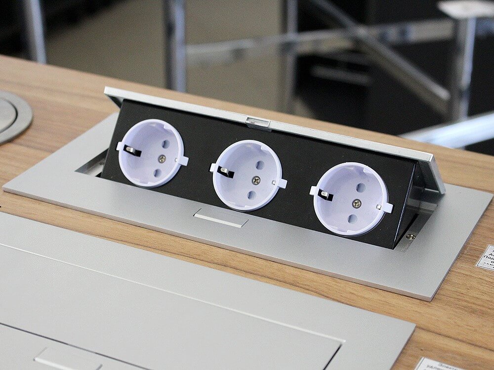 Какие розетки лучше ставить на кухню — и сколько нужно?