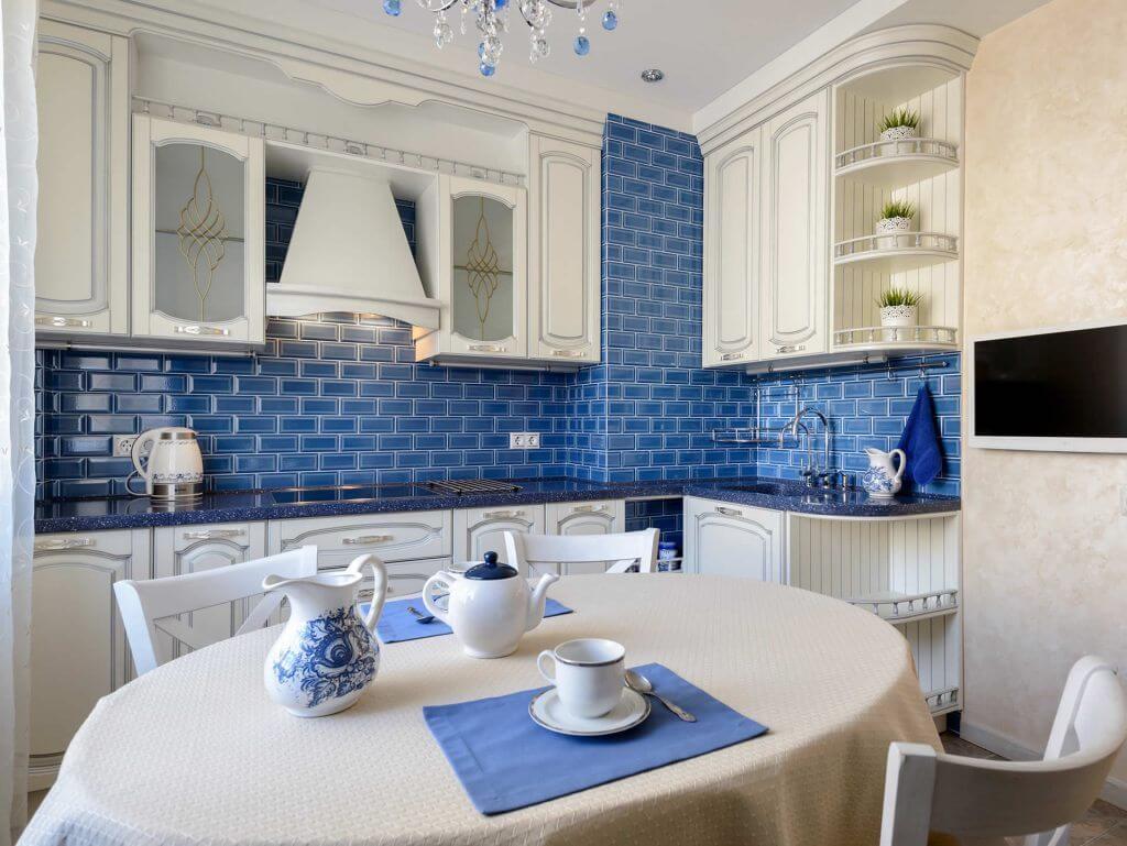 Дизайн кухни в стиле гжель в квартире и частном доме (114 фото интерьеров)