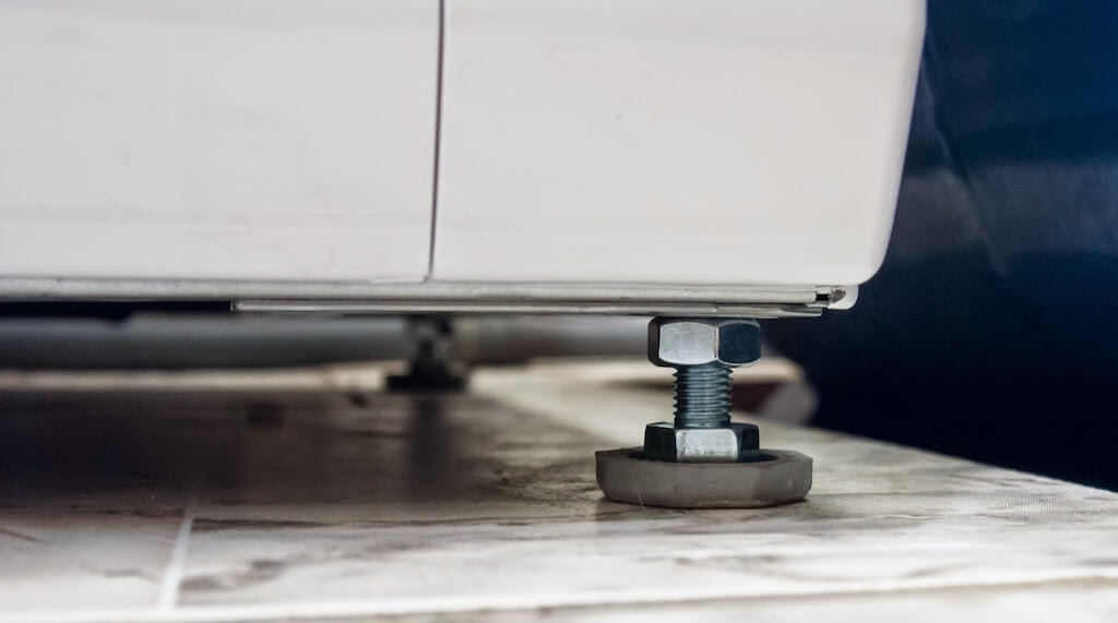 Шкаф под встроенный и обычный холодильник: как выбрать или сделать своими руками