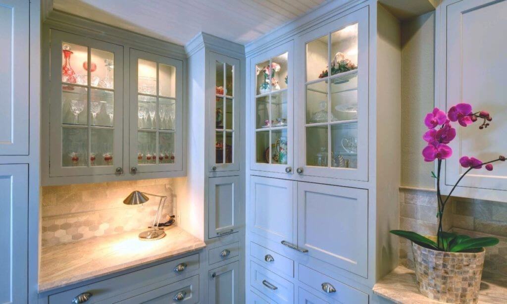 Буфет в интерьере кухни: варианты дизайна (135 фото)