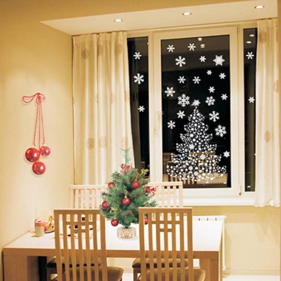 Самодельные снежинки на окно