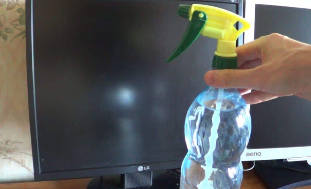 Чем протирать экран ЖК-телевизора в домашних условиях от пыли, разводов, жирных пятен