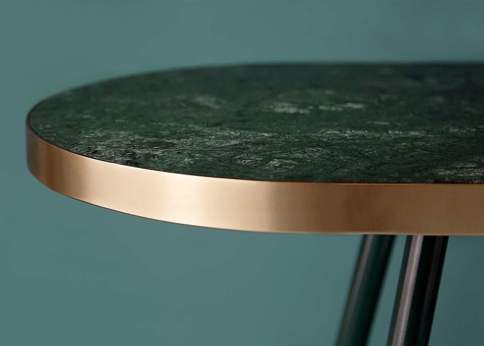 Торец (край) столешницы: виды кромок и планок, как приклеить своими руками