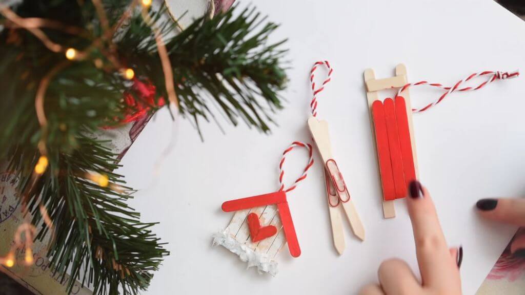 Новогодняя игрушка из вторсырья своими руками: 18 оригинальных эко-поделок