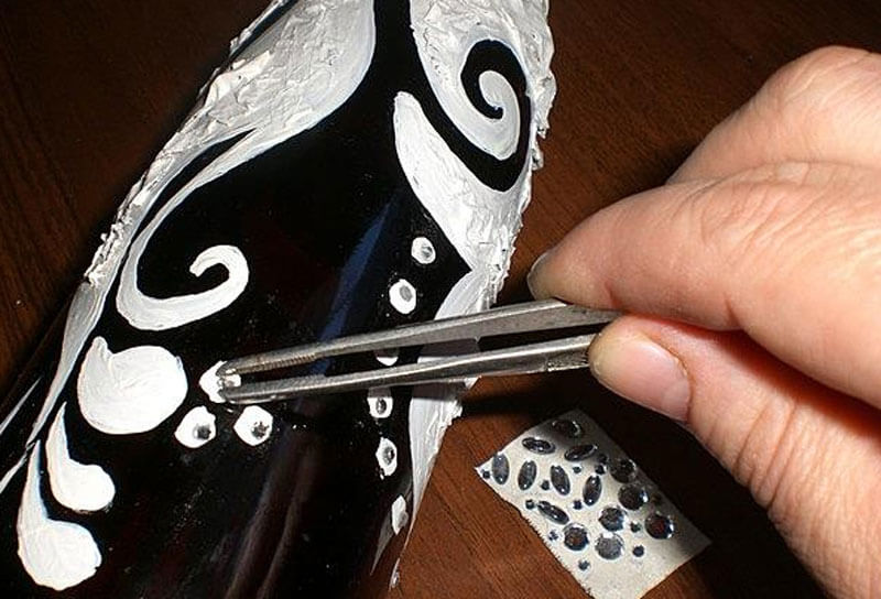 Делаем декупаж бутылок туалетной бумагой: примеры удивительных композиций с мастер-классами